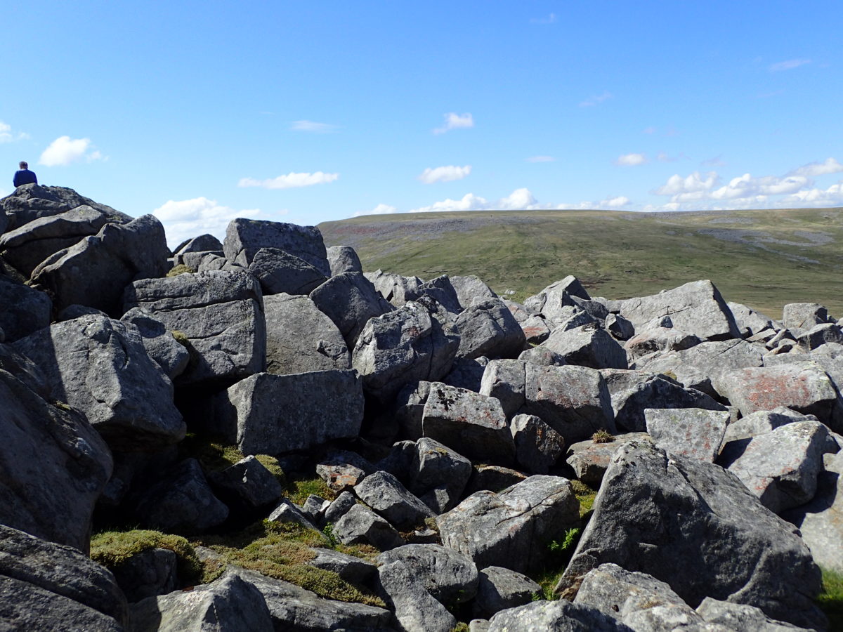 Little Dun Fell boulders looking north to Cross Fell